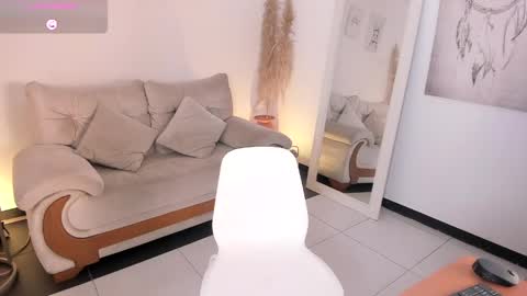 Linda  online show from 04/23/26, 08:44