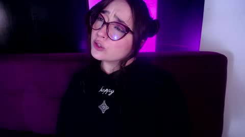 Snapshot of missloise chatting on 12/19/24, 07:40 Miss Loise online show from 12/19/24, 07:40