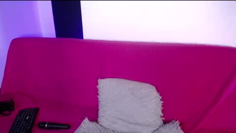 Snapshot of missloise chatting on 01/13/25, 06:49 Miss Loise online show from 01/13/25, 06:49