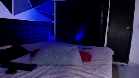 Snapshot of missloise chatting on 02/03/25, 12:47 Miss Loise online show from 02/03/25, 12:47