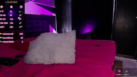 Snapshot of missloise chatting on 02/08/25, 03:31 Miss Loise online show from 02/08/25, 03:31