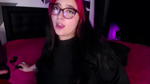 Snapshot of missloise chatting on 02/13/25, 07:21 Miss Loise online show from 02/13/25, 07:21