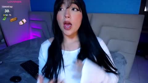 Snapshot of missloise chatting on 09/23/25, 04:15 Miss Loise online show from 09/23/25, 04:15