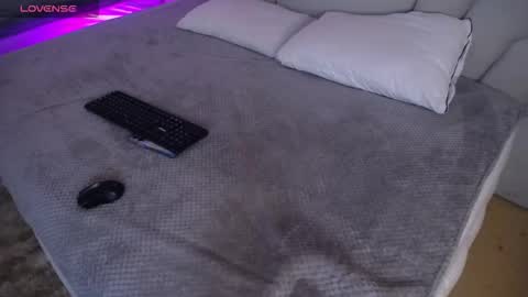 Snapshot of missloise chatting on 11/27/25, 03:19 Miss Loise online show from 11/27/25, 03:19