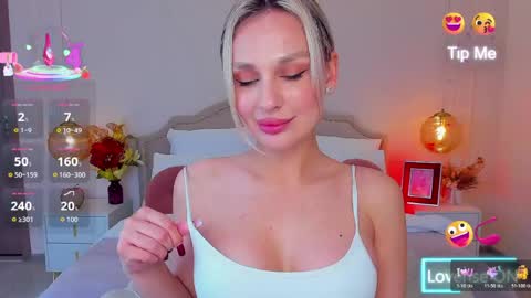 Snapshot of misslou_ chatting on 05/15/26, 05:25 Lou online show from 05/15/26, 05:25
