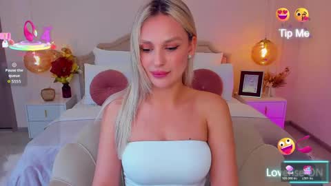 Snapshot of misslou_ chatting on 05/18/26, 05:13 Lou online show from 05/18/26, 05:13