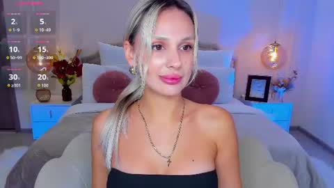 Snapshot of misslou_ chatting on 07/07/26, 05:10 Lou online show from 07/07/26, 05:10