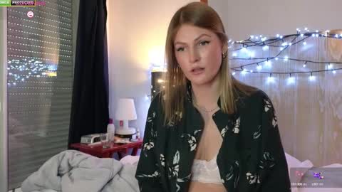 Snapshot of misslucci chatting on 12/28/24, 04:09 Misslucci online show from 12/28/24, 04:09