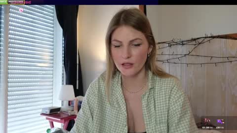 Snapshot of misslucci chatting on 01/06/25, 01:08 Misslucci online show from 01/06/25, 01:08