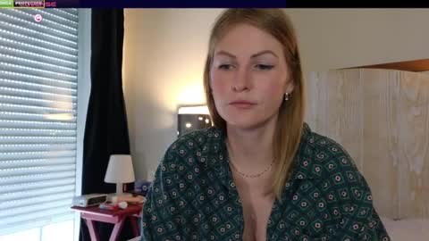 Snapshot of misslucci chatting on 02/10/25, 09:25 Misslucci online show from 02/10/25, 09:25