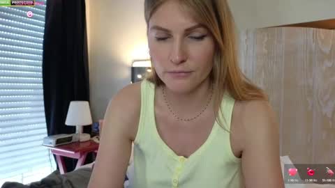 Snapshot of misslucci chatting on 02/25/25, 01:39 Misslucci online show from 02/25/25, 01:39