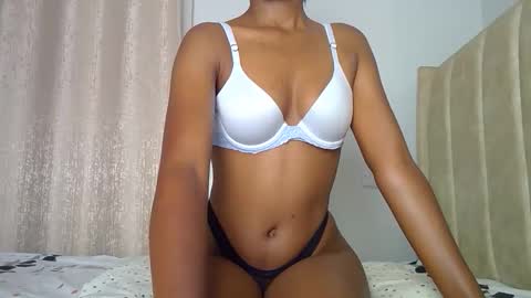 lunah online show from 04/17/26, 07:44