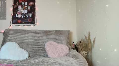 Snapshot of missmagnetizm chatting on 12/01/25, 09:09 Vi online show from 12/01/25, 09:09