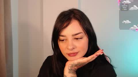 missmariana_ online show from 10/18/25, 12:13