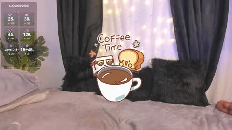 Alejandra  online show from 12/19/24, 09:18