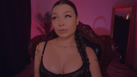 Snapshot of missmerciless chatting on 02/24/25, 06:05 LUXXANDRA online show from 02/24/25, 06:05