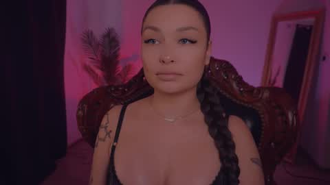 Snapshot of missmerciless chatting on 02/26/25, 09:21 LUXXANDRA online show from 02/26/25, 09:21