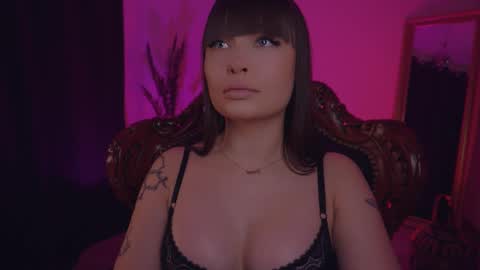 Snapshot of missmerciless chatting on 03/01/25, 05:42 LUXXANDRA online show from 03/01/25, 05:42