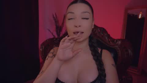 Snapshot of missmerciless chatting on 03/12/25, 06:29 LUXXANDRA online show from 03/12/25, 06:29