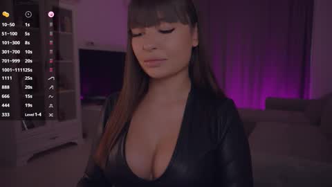 Snapshot of missmerciless chatting on 11/23/25, 09:42 LUXXANDRA online show from 11/23/25, 09:42