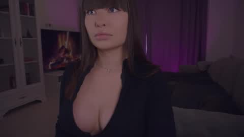 LUXXANDRA online show from 02/10/26, 06:17