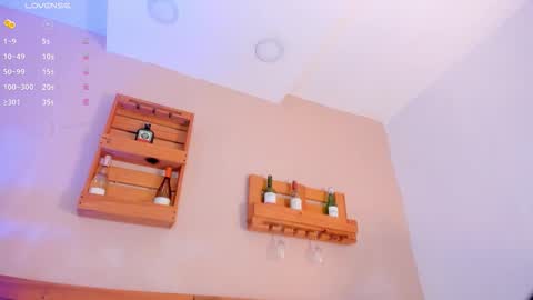 Mia  online show from 11/07/25, 11:43