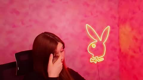 Mia online show from 12/16/25, 12:43