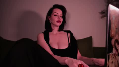   online show from 11/03/25, 07:59