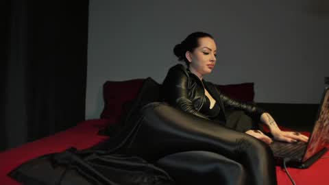 Snapshot of missmirandagd chatting on 05/12/26, 06:16 online show from 05/12/26, 06:16