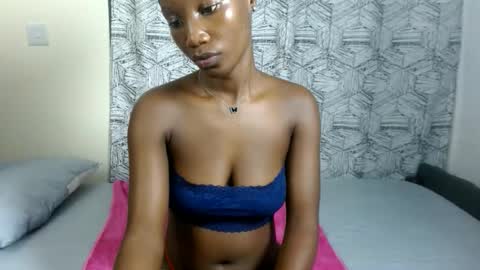 Snapshot of missmisbehave_irl chatting on 05/29/26, 03:43 sexy online show from 05/29/26, 03:43