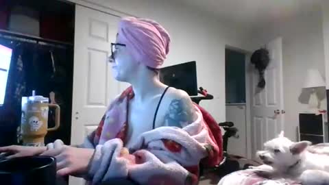 MissMona online show from 04/01/26, 11:00