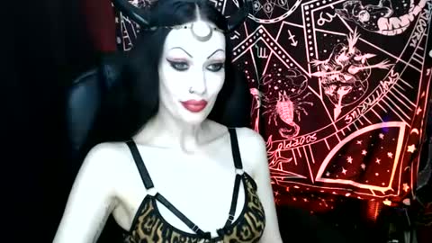 Snapshot of missmoondoll chatting on 01/02/25, 04:30 MissMoonDoll online show from 01/02/25, 04:30