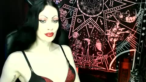 Snapshot of missmoondoll chatting on 10/01/25, 03:56 MissMoonDoll online show from 10/01/25, 03:56