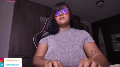 Snapshot of missmoonn chatting on 10/08/25, 01:58 MissMoon online show from 10/08/25, 01:58