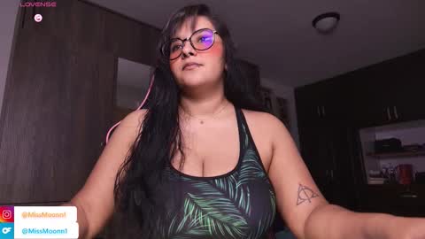 Snapshot of missmoonn chatting on 11/07/25, 11:38 MissMoon online show from 11/07/25, 11:38