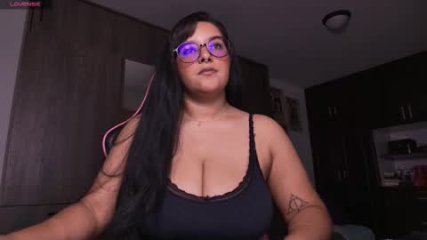 Snapshot of missmoonn chatting on 11/09/25, 09:24 MissMoon online show from 11/09/25, 09:24