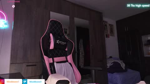 MissMoon online show from 03/11/26, 05:52