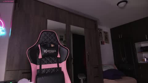 MissMoon online show from 04/18/26, 06:23