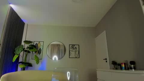 Snapshot of missobsidian chatting on 02/19/26, 09:00 Miss Obsidian online show from 02/19/26, 09:00