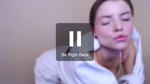 Snapshot of missoliviaa_ chatting on 01/22/25, 03:18 Olivia online show from 01/22/25, 03:18