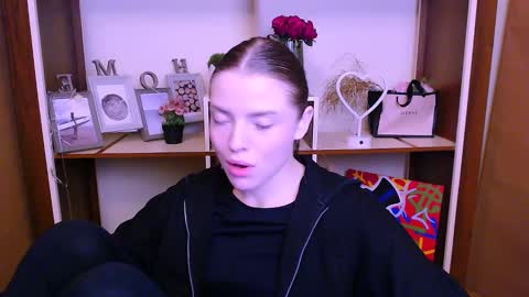 Snapshot of missoliviaa_ chatting on 01/26/25, 07:53 Olivia online show from 01/26/25, 07:53