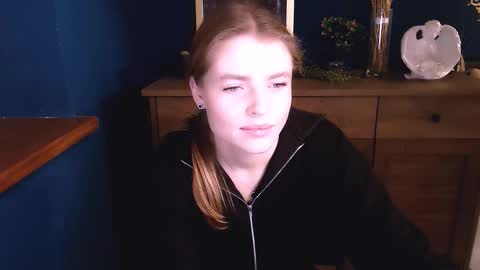 Olivia online show from 11/06/25, 03:24