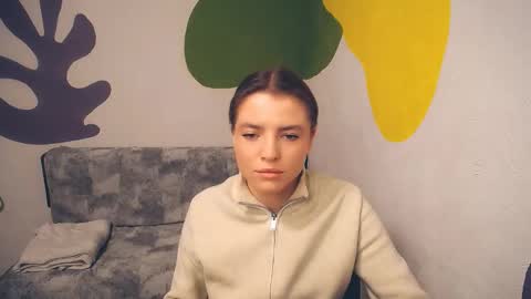 Olivia online show from 12/02/25, 09:03