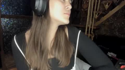 Snapshot of misspink152015 chatting on 03/02/25, 02:19 sarah online show from 03/02/25, 02:19