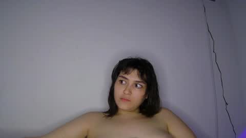 Snapshot of misspink152015 chatting on 06/20/26, 03:42 sarah online show from 06/20/26, 03:42