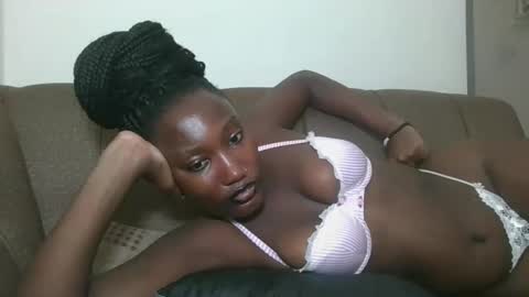 pretty gal online show from 10/28/25, 10:52