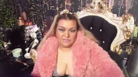 QueenT online show from 11/04/25, 11:26