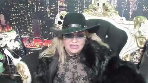 QueenT online show from 11/18/25, 12:05