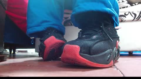 TELL ME MISS online show from 10/31/25, 04:52