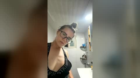 Snapshot of missshaki chatting on 07/06/26, 02:14 Shakir online show from 07/06/26, 02:14
